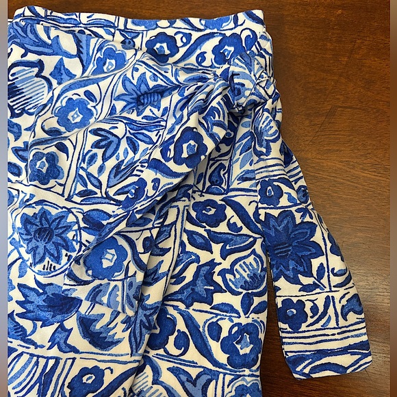 NWT Ann Taylor beautiful blue white tile print side tie sarong wrap skirt size 2 - Picture 9 of 15